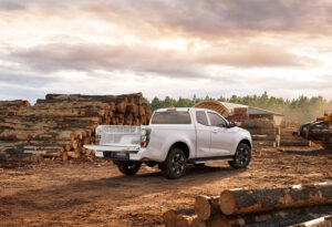 26MY ISUZU D-MAX-2_EU-LHD_EXT RBD